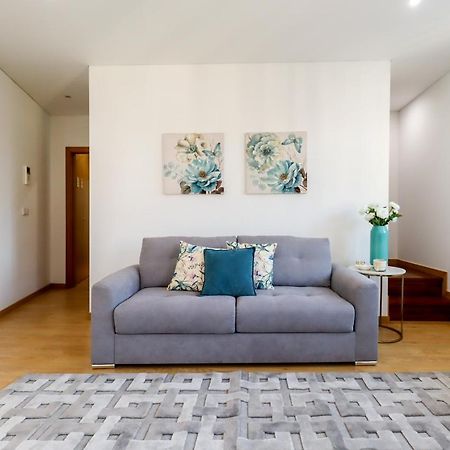 Sao Domingos Apartment - Viana City Centre Виана до Кастело Екстериор снимка