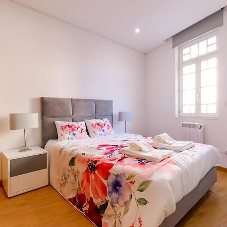 Sao Domingos Apartment - Viana City Centre Виана до Кастело Екстериор снимка