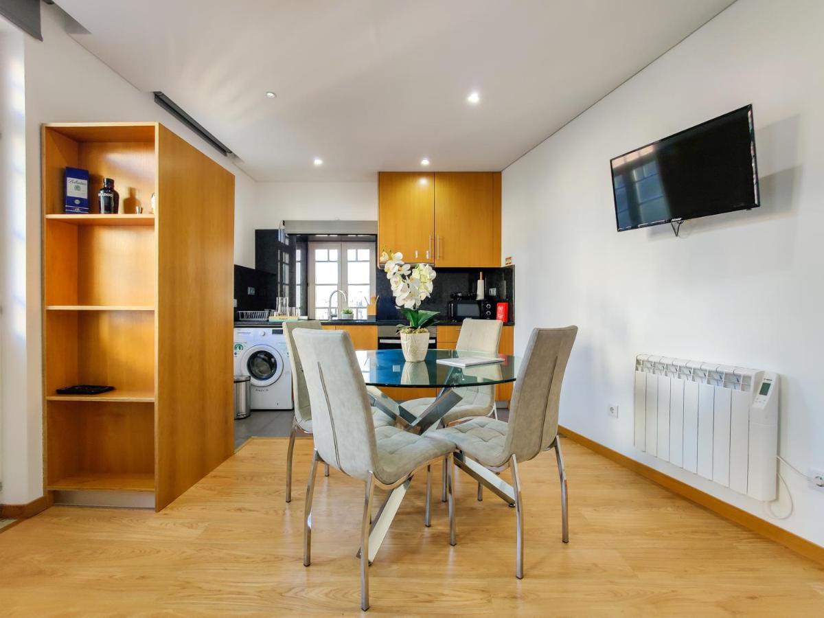 Sao Domingos Apartment - Viana City Centre Виана до Кастело Екстериор снимка