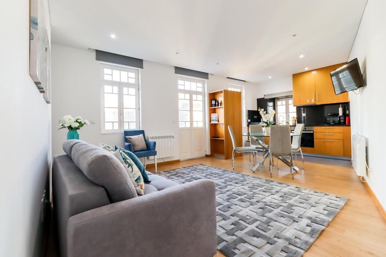 Sao Domingos Apartment - Viana City Centre Виана до Кастело Екстериор снимка