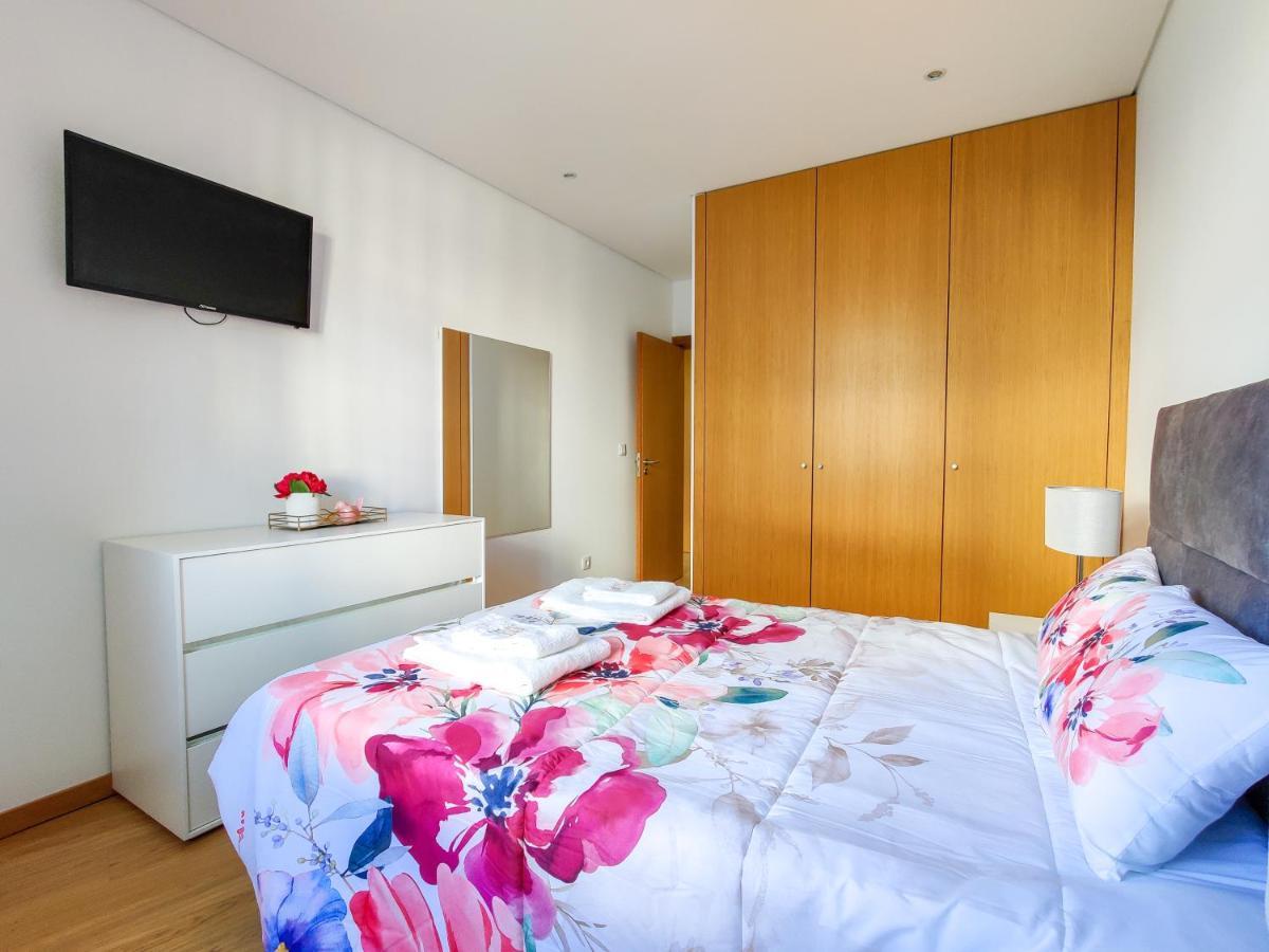 Sao Domingos Apartment - Viana City Centre Виана до Кастело Екстериор снимка