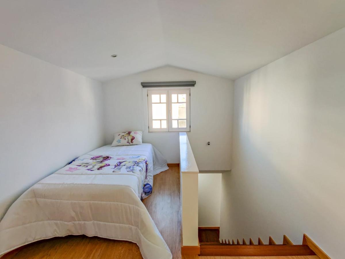 Sao Domingos Apartment - Viana City Centre Виана до Кастело Екстериор снимка