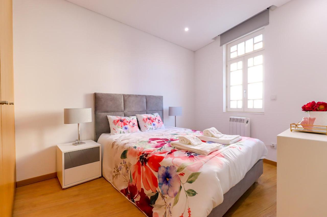 Sao Domingos Apartment - Viana City Centre Виана до Кастело Екстериор снимка